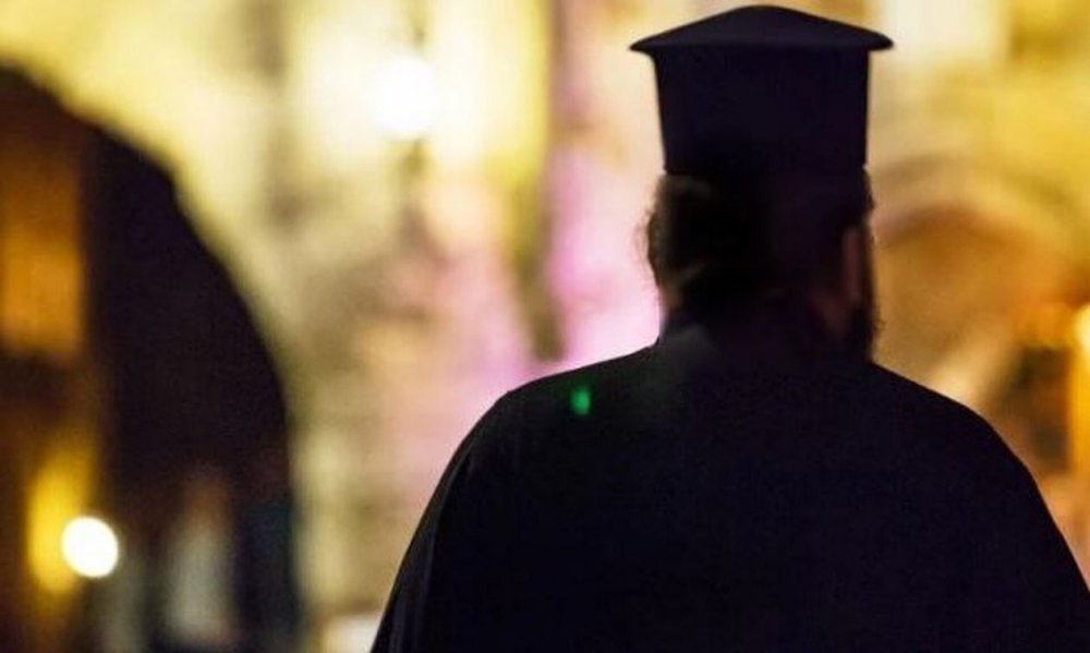 Κρήτη: Κληρικός ήταν μέλος εγκληματικής οργάνωσης - Εκβίαζε ιερείς για αξιώματα στην Εκκλησία!