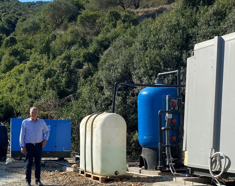 Επίθεση δημότη εις βάρος του Δημάρχου Αλοννήσου, για την παρεμπόδιση εγκατάστασης μονάδας αφαλάτωσης.