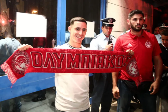 Έφτασε Ελλάδα για τον ΟΣΦΠ και αποθεώθηκε από 3 χιλιάδες φιλάθλους ο Ντάνιελ Ποντένσε