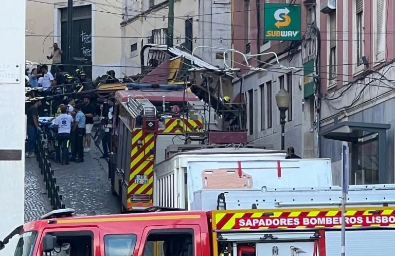 Τραγωδία στην Πορτογαλία: 15 νεκροί από τον εκτροχιασμό του τελεφερίκ Γκλόρια – Στους 18 οι τραυματίες