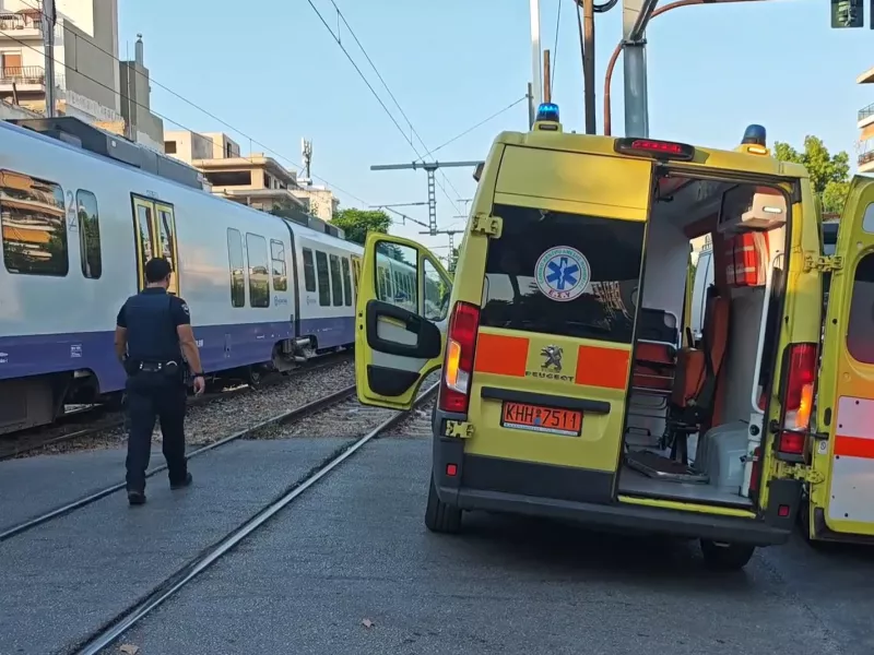 Νεκρός ανασύρθηκε πεζός που παρασύρθηκε από τρένο στην Κωνσταντινουπόλεως
