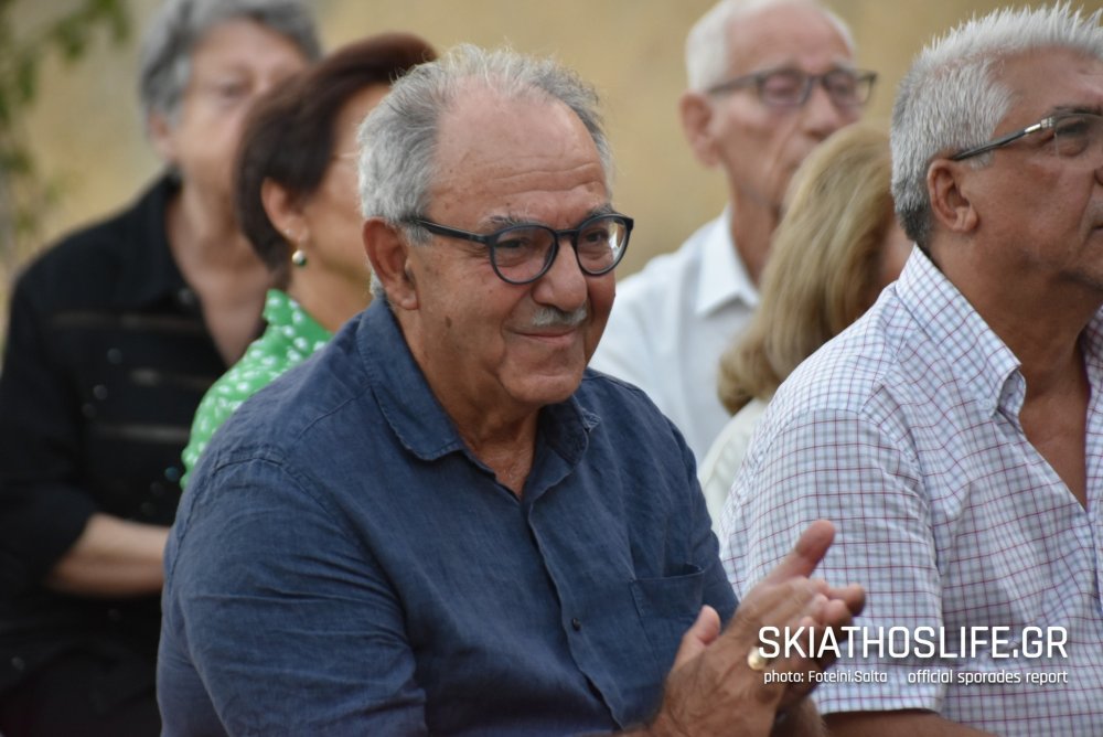 ΑΓΓΕΛΟΣ ΞΗΝΤΑΡΗΣ : 