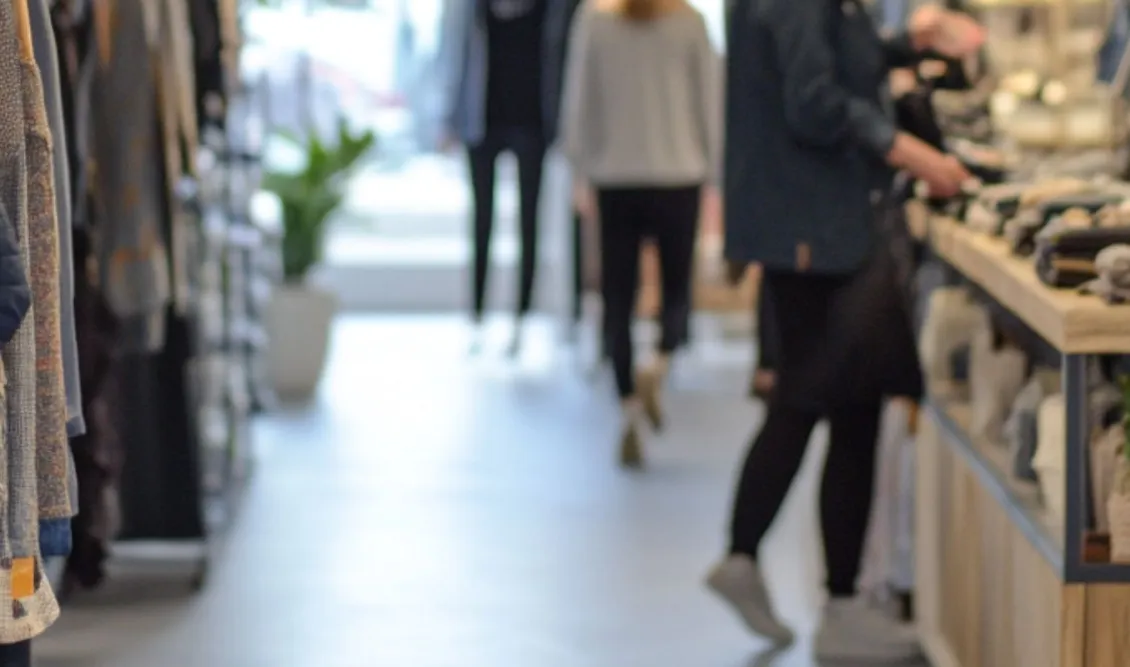 Φάρσαλα: Κλείδωσε την πελάτισσα κατά λάθος στο δοκιμαστήριο - Επενέβη η Πυροσβεστική για τον απεγκλωβισμό
