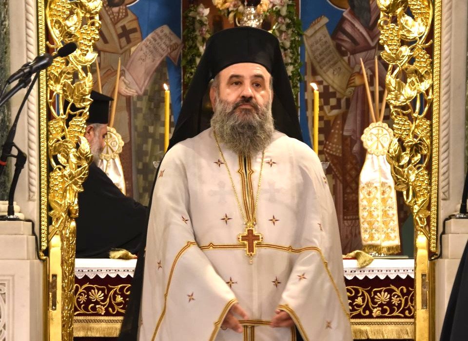Ποιος ειναι ο 52χρονος Αρχιγραμματεύς της Ι.Σ Αρχιμανδρίτης Ιωάννης Καραμούζης που εξελέγη Επίσκοπος Σκιάθου