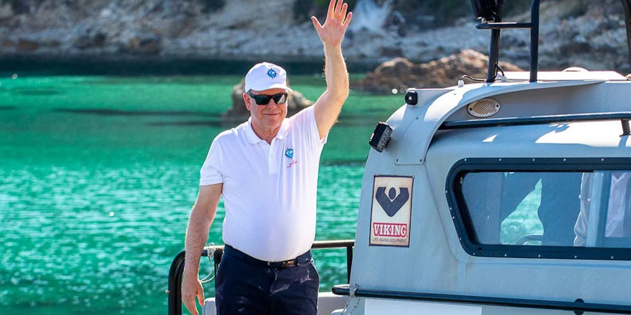Οι 24 ώρες του πρίγκιπα Αλβέρτου στις Σποράδες: Το μπάνιο, οι φώκιες, το μενού και το ενδιαφέρον για αγορά σπιτιού