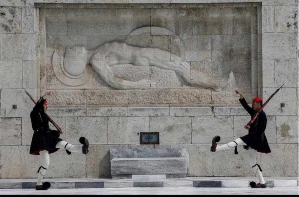Κάτω τα Χέρια από το Μνημείο ΟΛΩΝ ΜΑΣ! | της Μαρίας Καρυστιανού