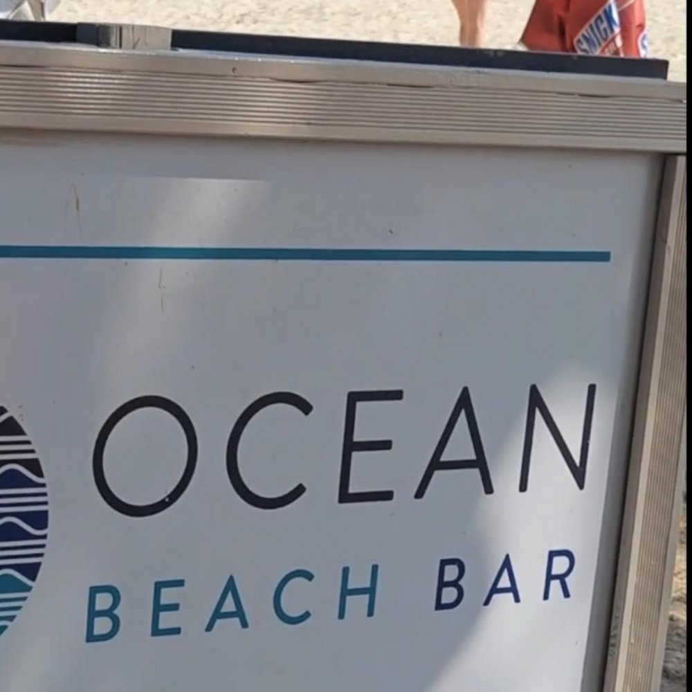 Το Ocean Beach Bar συνεχίζει να παραμένει ανοιχτό για λίγο ακόμα στις Κουκουναριές Σκιάθου