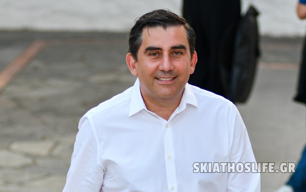 Ο Αντωνάκης, το Δελφίνι, ο αυτισμός και ο Δήμαρχος Σκιάθου 