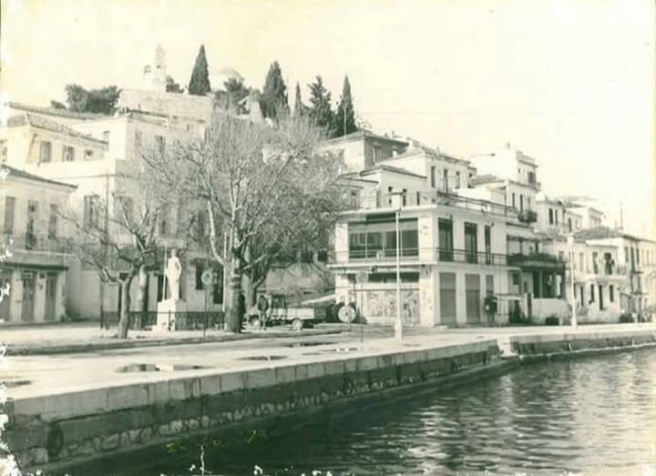 Το μνημείο Ηρώων Πεσόντων στη Σκιάθο | του Γιώργου Σανιδά