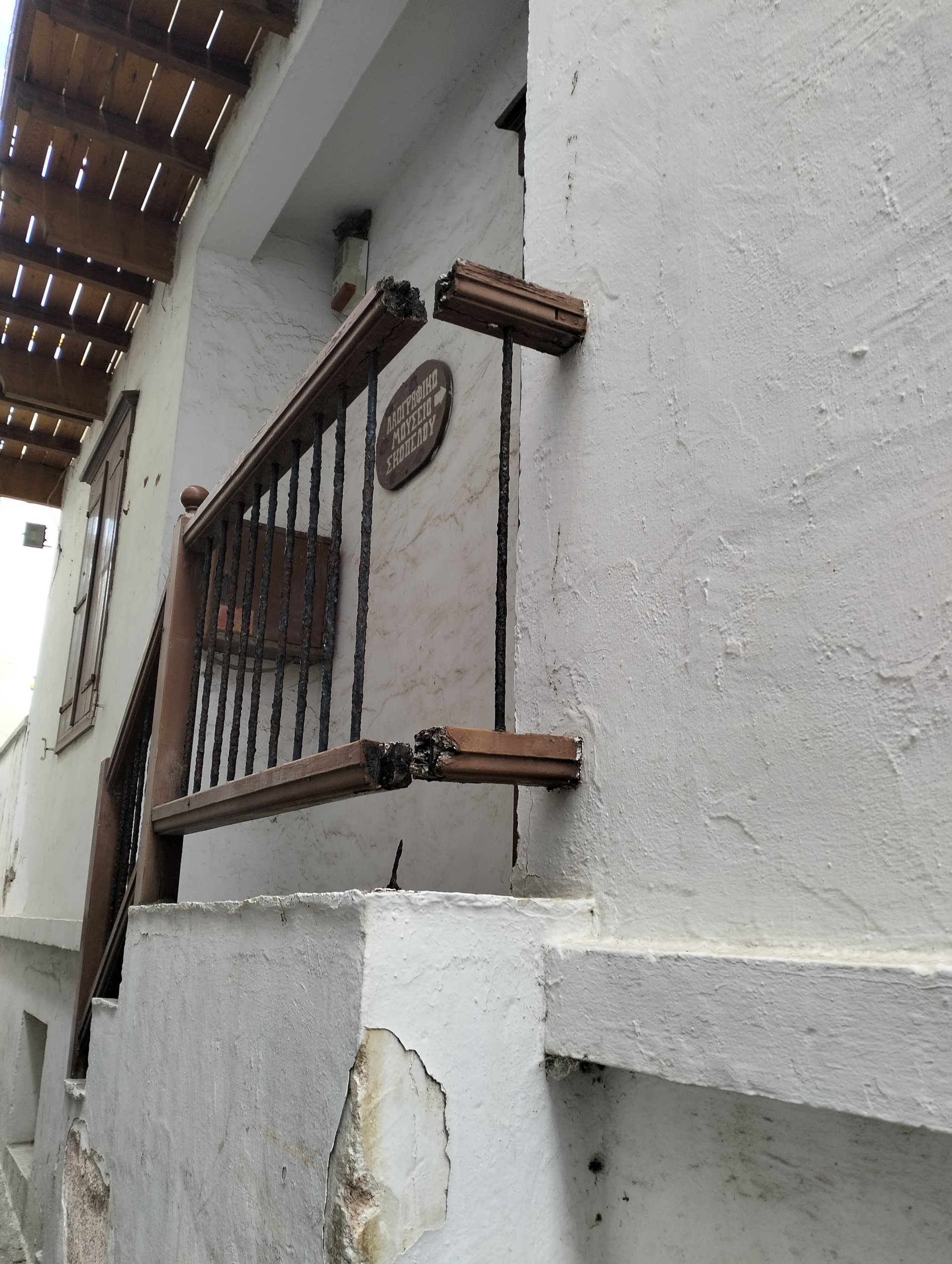 Στην απαξίωση το Λαογραφικό Μουσείο και το Αρχοντικό Βακράτσα