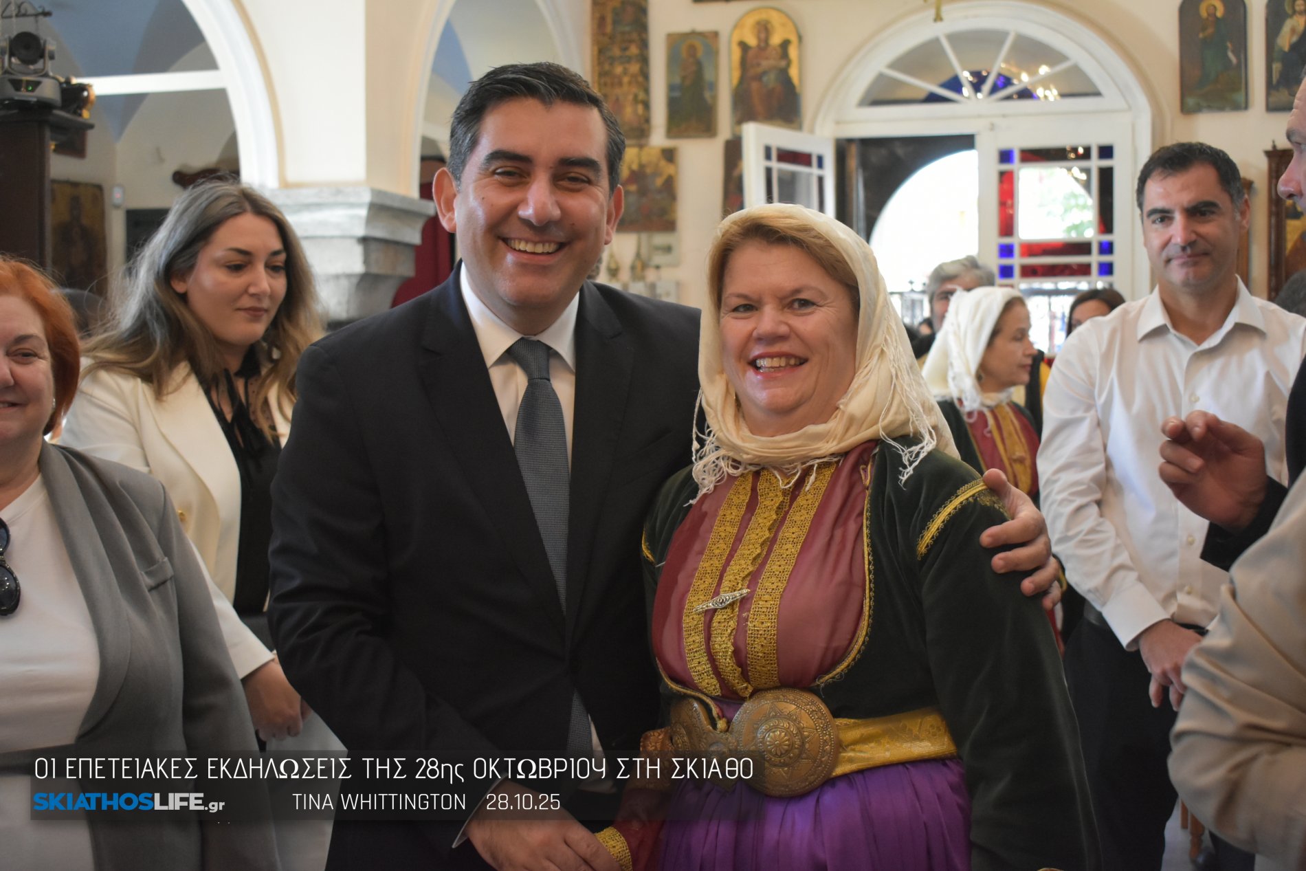 Φωτορεπορτάζ από τη Δοξολογία στο Μητροπολιτικό Ναό Τριών Ιεραρχών (φωτο)