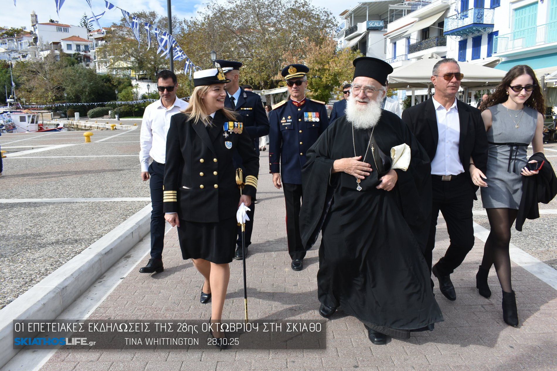 Φωτορεπορτάζ & Video από την Κατάθεση Στεφάνων στο Ηρώων της Σκιάθου