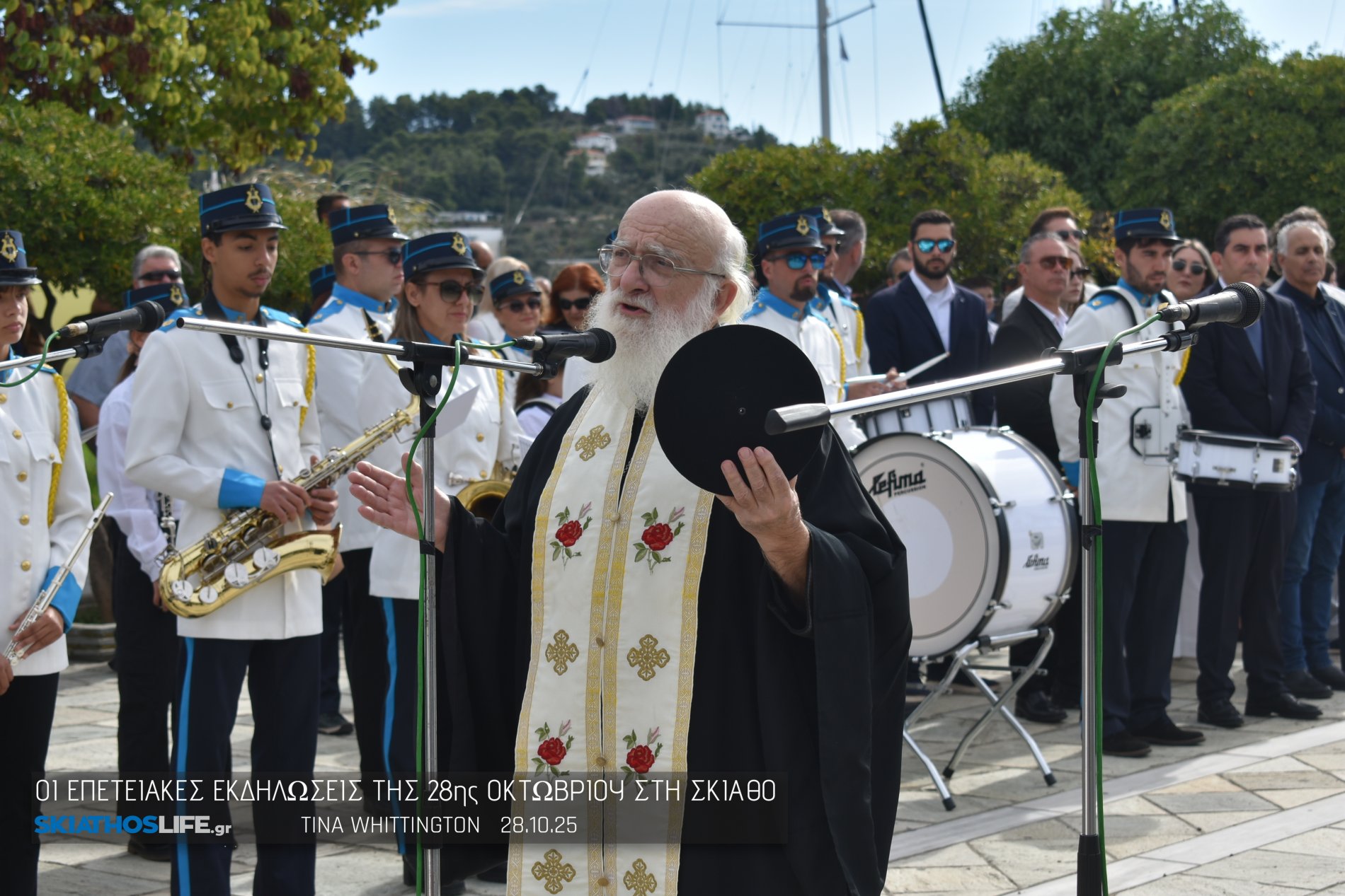Φωτορεπορτάζ & Video από την Κατάθεση Στεφάνων στο Ηρώων της Σκιάθου