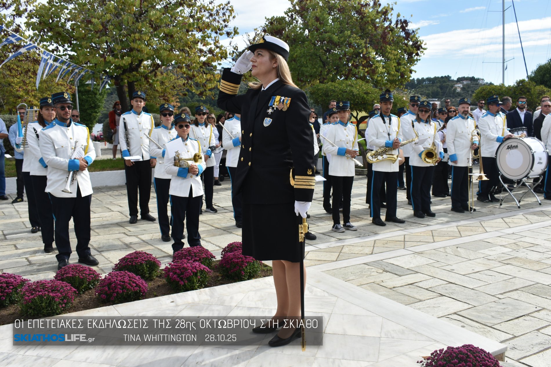Φωτορεπορτάζ & Video από την Κατάθεση Στεφάνων στο Ηρώων της Σκιάθου
