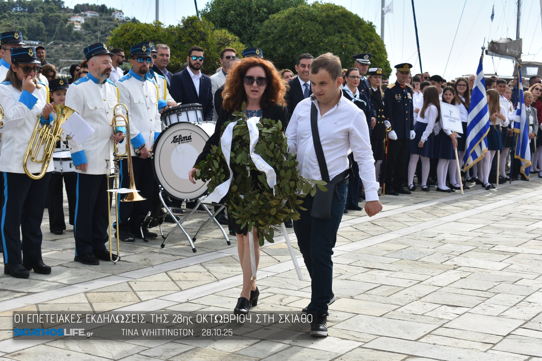 Φωτορεπορτάζ & Video από την Κατάθεση Στεφάνων στο Ηρώων της Σκιάθου