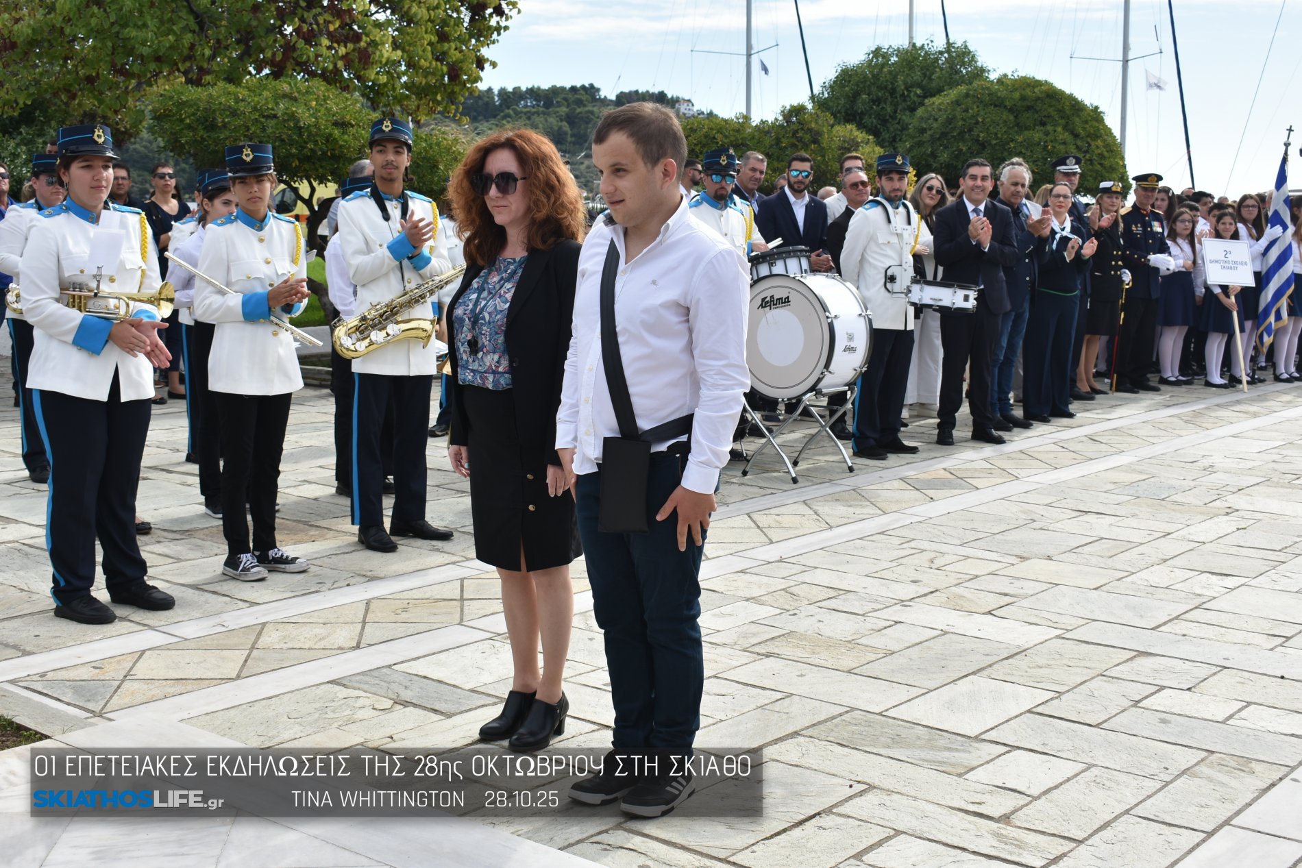 Φωτορεπορτάζ & Video από την Κατάθεση Στεφάνων στο Ηρώων της Σκιάθου