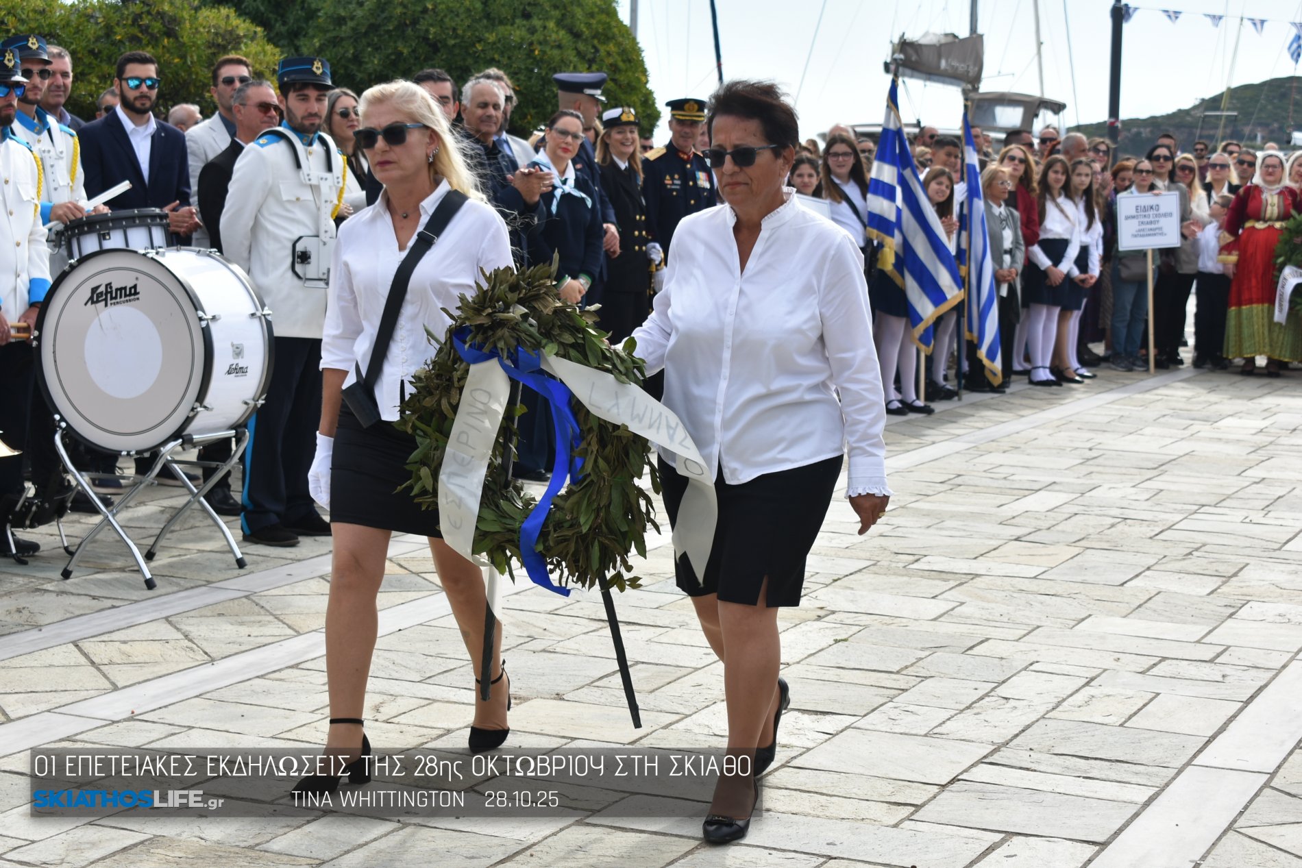 Φωτορεπορτάζ & Video από την Κατάθεση Στεφάνων στο Ηρώων της Σκιάθου