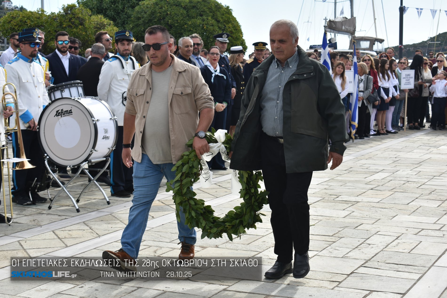 Φωτορεπορτάζ & Video από την Κατάθεση Στεφάνων στο Ηρώων της Σκιάθου