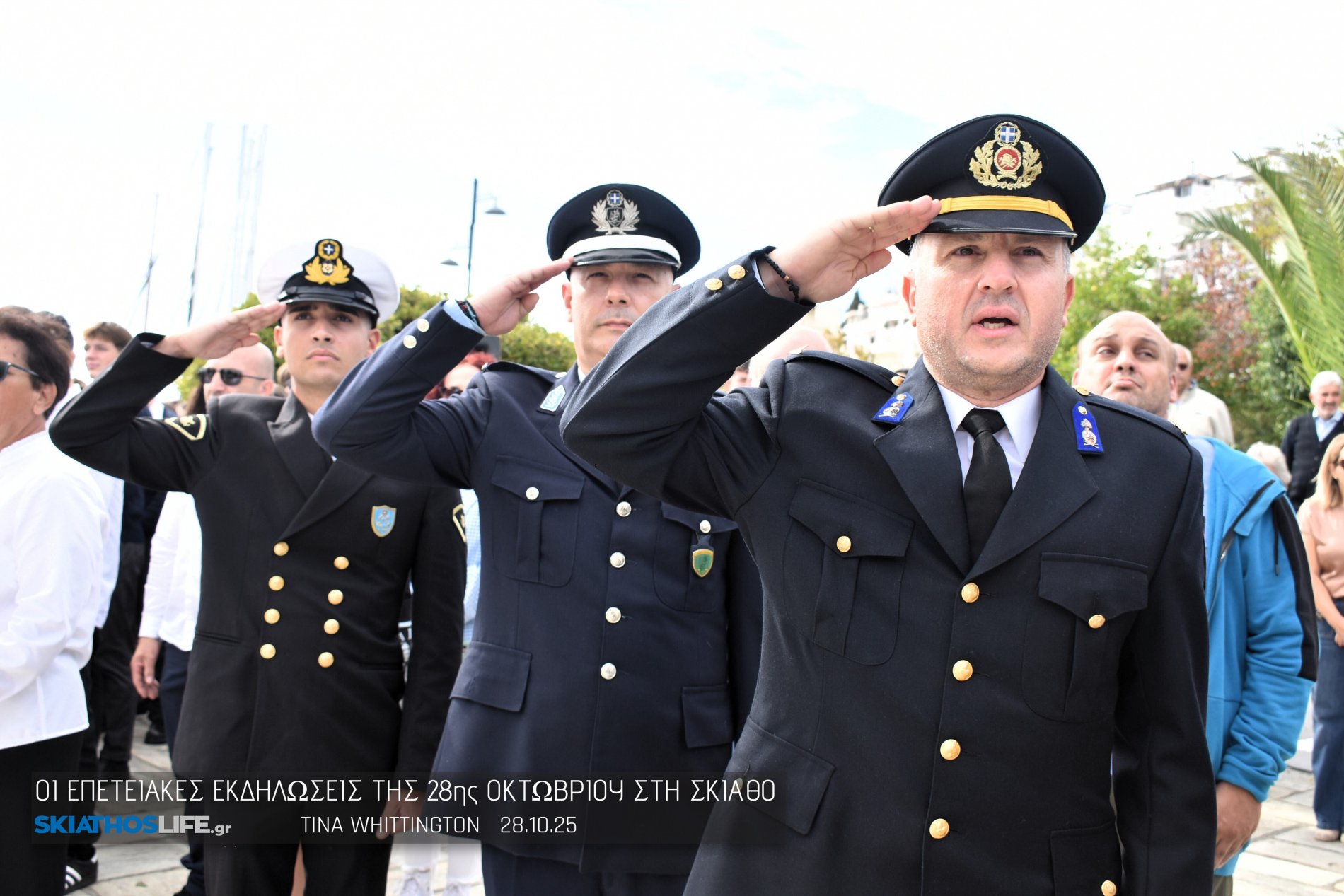 Φωτορεπορτάζ & Video από την Κατάθεση Στεφάνων στο Ηρώων της Σκιάθου