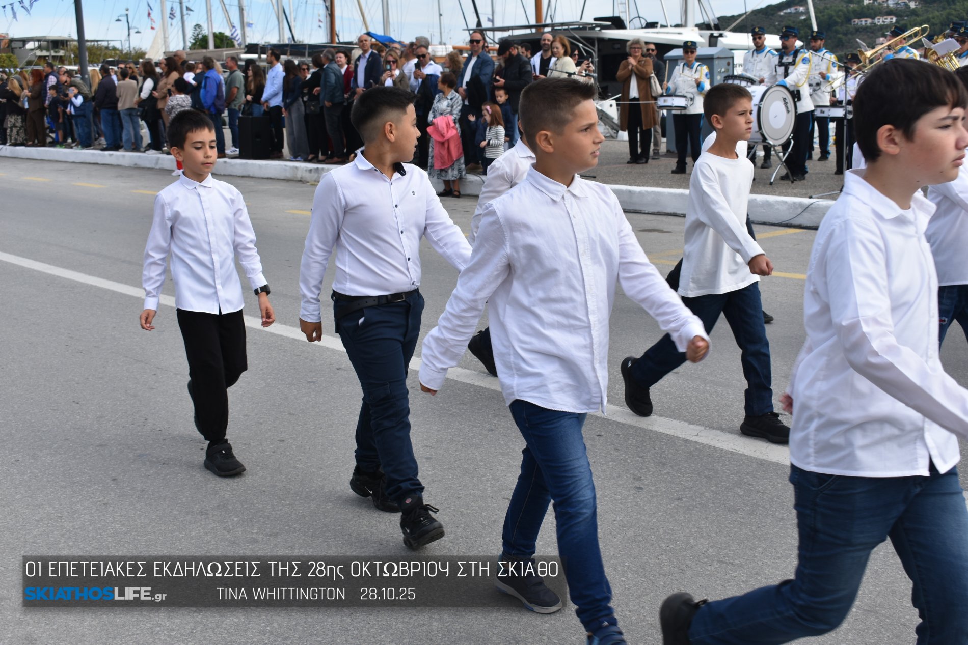 Εντυπωσιακή η Μαθητική παρέλαση στη Σκιάθο (video&φωτο)