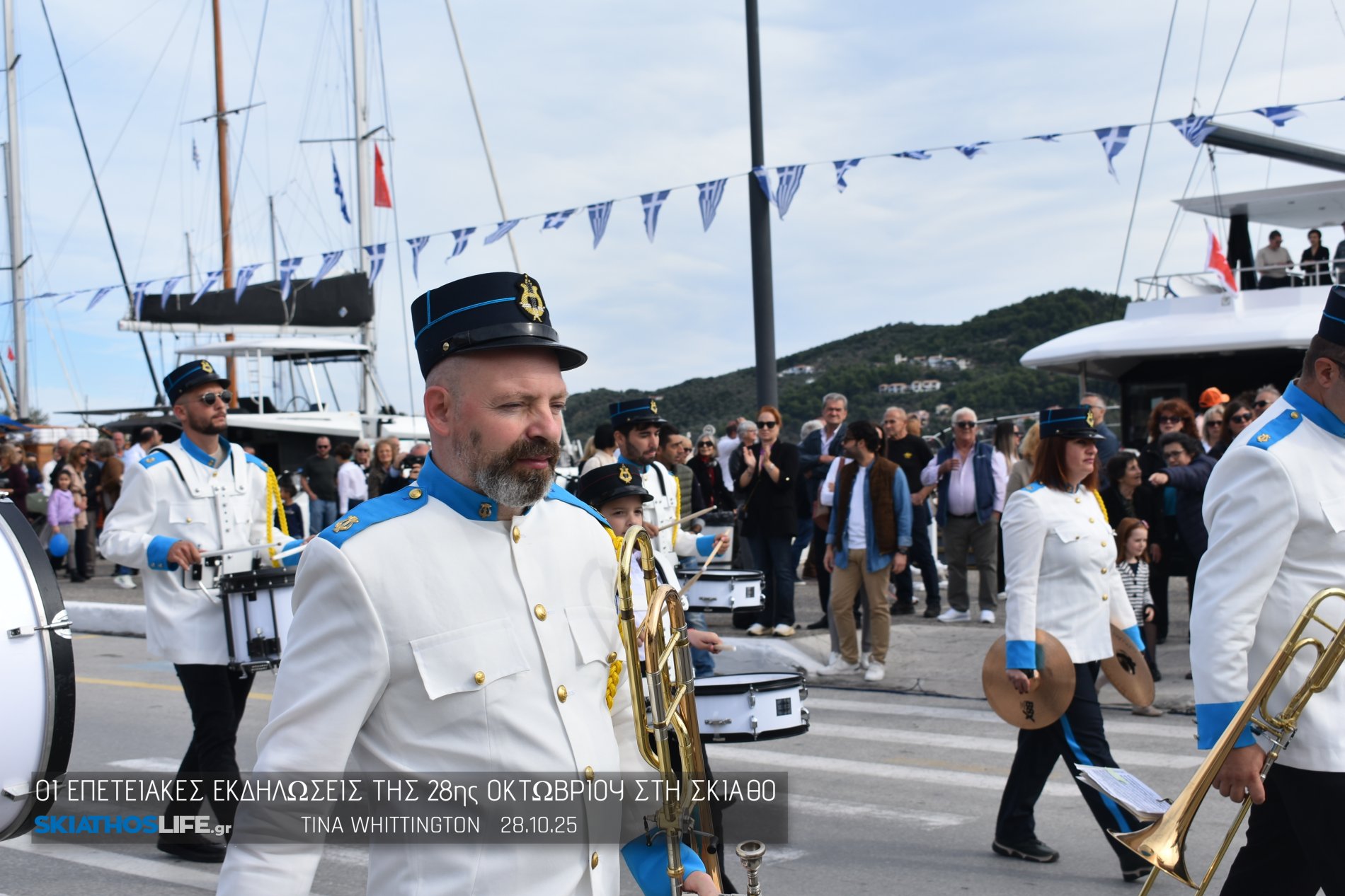 Εντυπωσιακή η Μαθητική παρέλαση στη Σκιάθο (video&φωτο)