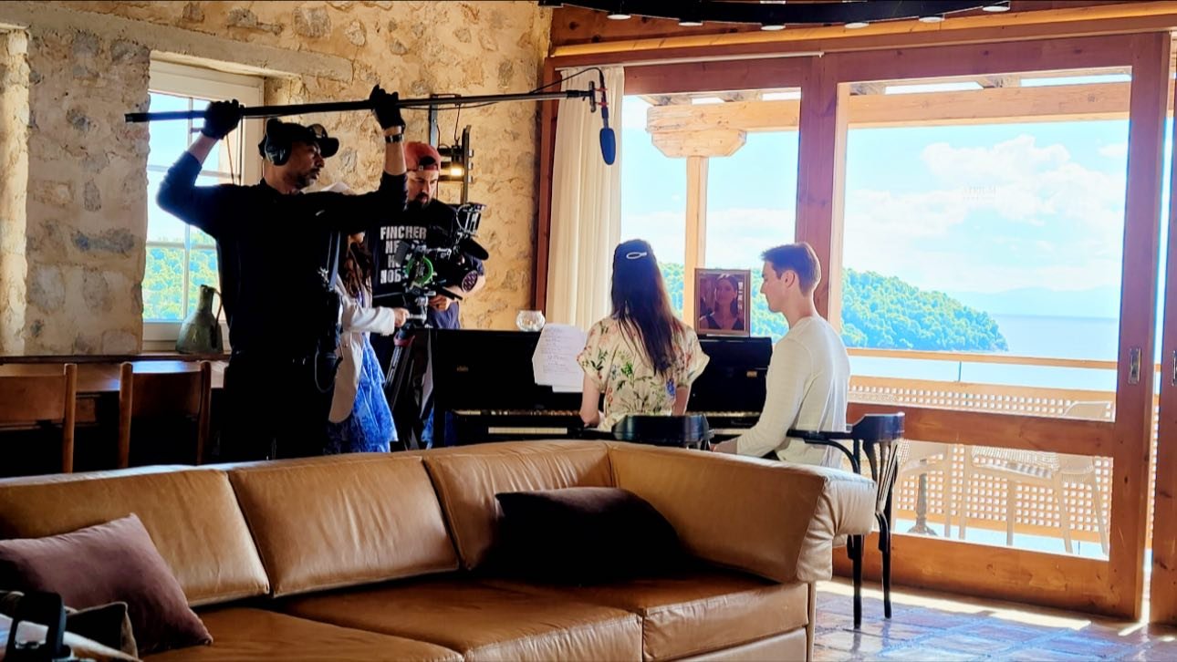 Η ταινία “Aegean Love” ολοκλήρωσε τα γυρίσματά της στη Σκιάθο (φωτογραφίες)