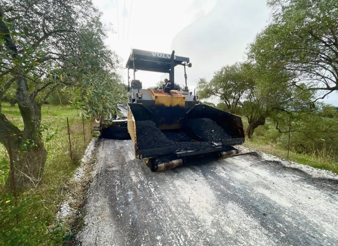 Σε φάση ολοκλήρωσης το έργο ασφαλτόστρωσης αγροτικής οδοποιίας στην περιοχή της Κεχριάς