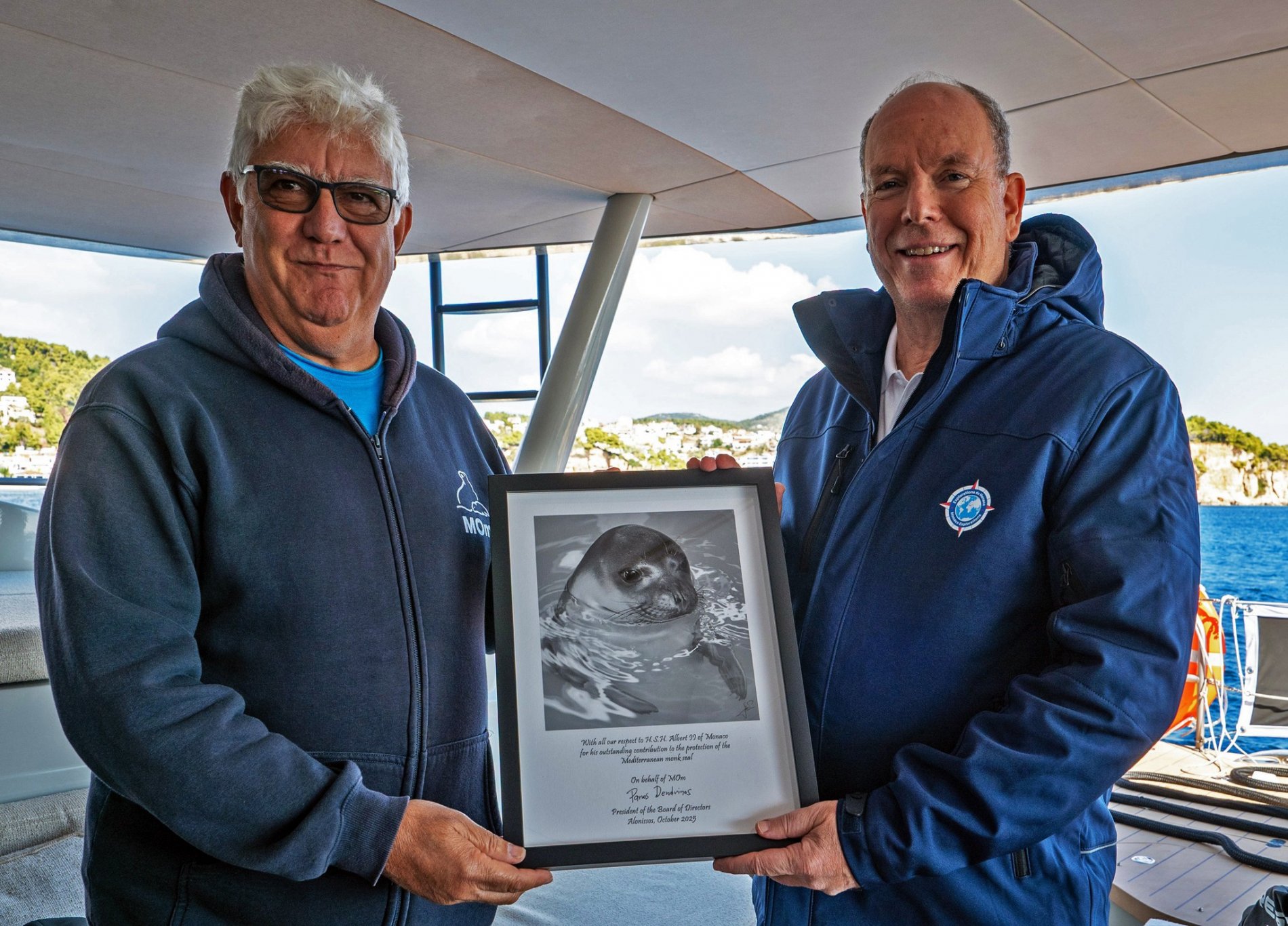 Η MOm Greece για την επίσκεψη του Πρίγκηπα Αλβέρτου II