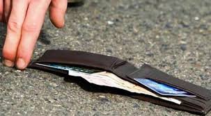 ΣΚΙΑΘΟΣ : Εκπαιδευτικός βρήκε σημαντικό χρηματικό ποσό και το παρέδωσε στην Αστυνομία