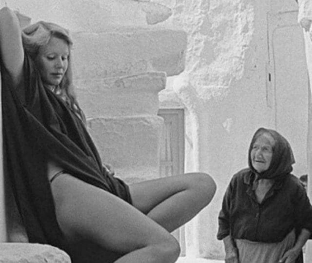 ΙΣΤΟΡΙΕΣ ΤΟΥΡΙΣΤΩΝ : Απαγορεύεται το Σεξ... |γράφει ο Γιώργος Σανιδάς