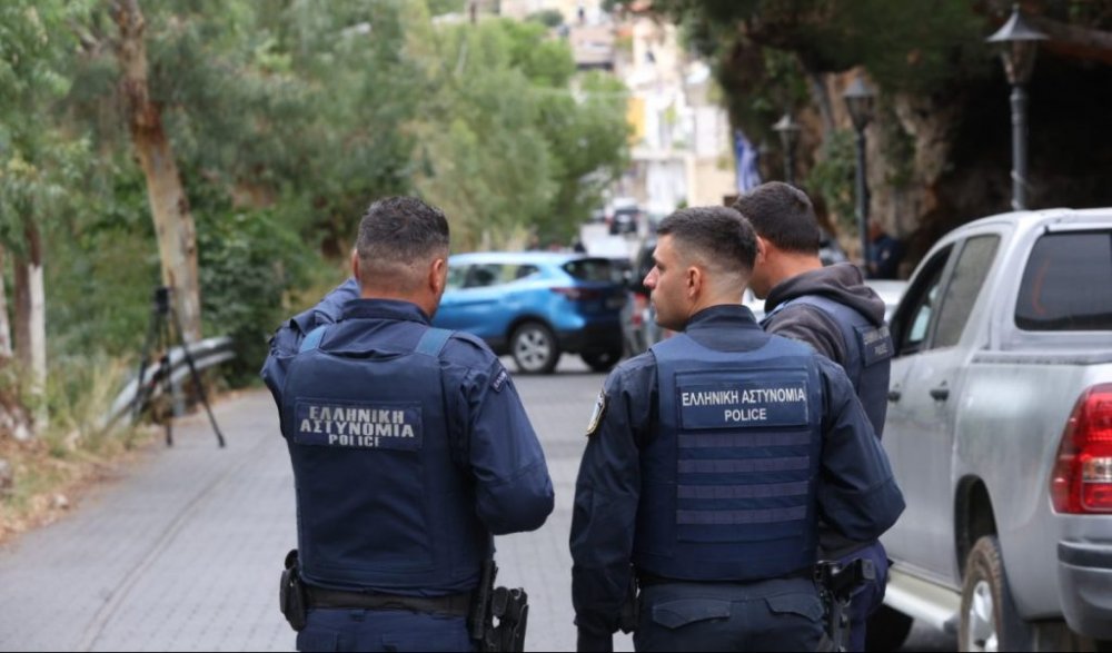 Παραδόθηκε ο αδερφός της νεκρής από τους πυροβολισμούς στα Βορίζια – Eκκρεμούσε ένταλμα σε βάρος του