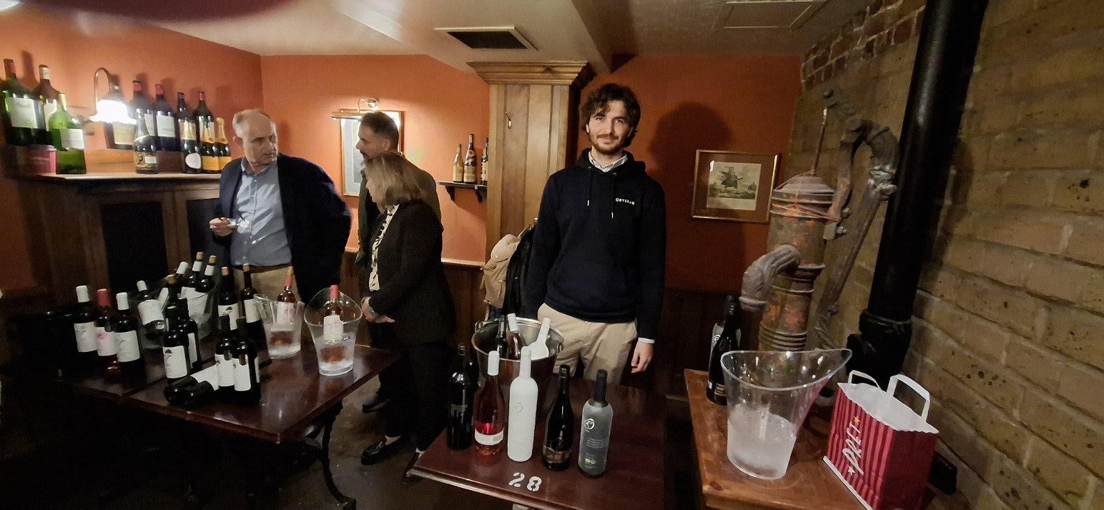 Εντυπωσίασε η Περιφέρεια Θεσσαλίας παρουσιάζοντας τα κρασιά της στο Λονδίνο (φωτο)