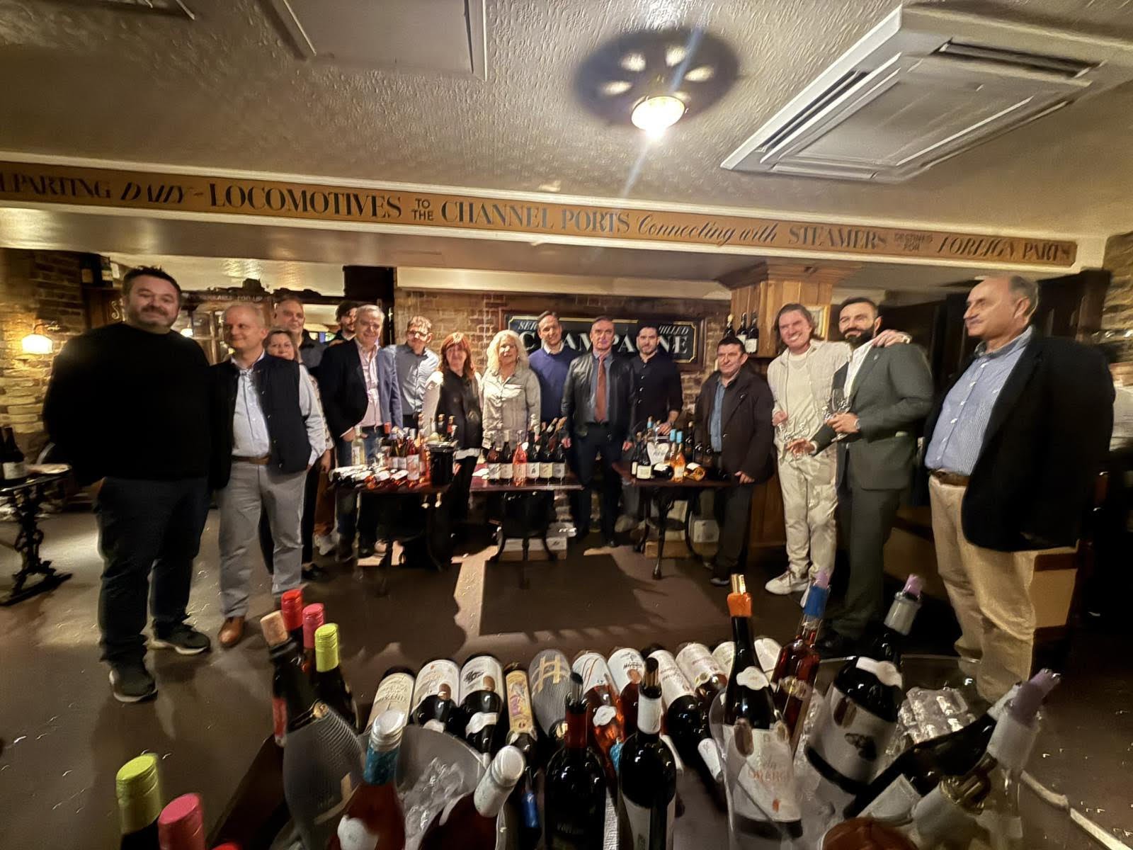 Εντυπωσίασε η Περιφέρεια Θεσσαλίας παρουσιάζοντας τα κρασιά της στο Λονδίνο (φωτο)