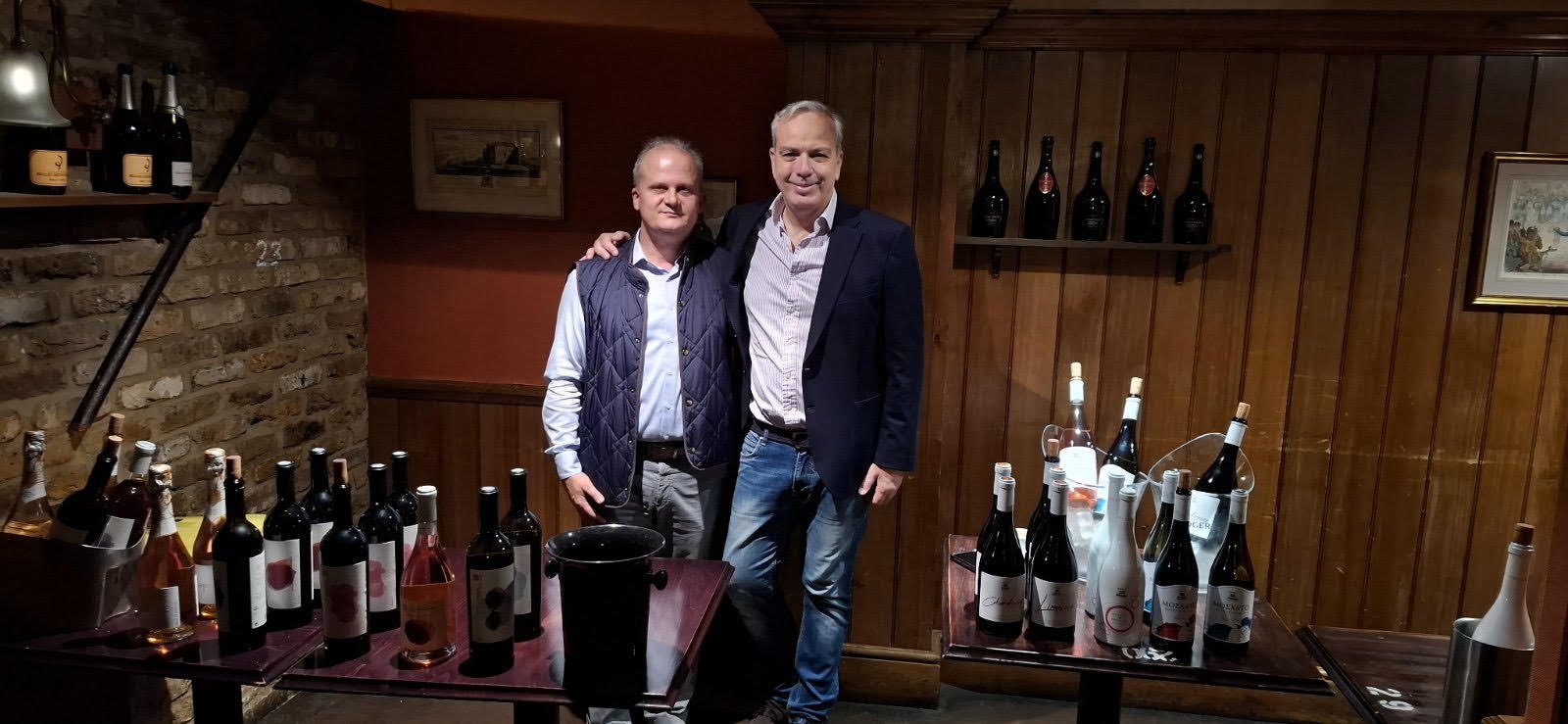 Εντυπωσίασε η Περιφέρεια Θεσσαλίας παρουσιάζοντας τα κρασιά της στο Λονδίνο (φωτο)