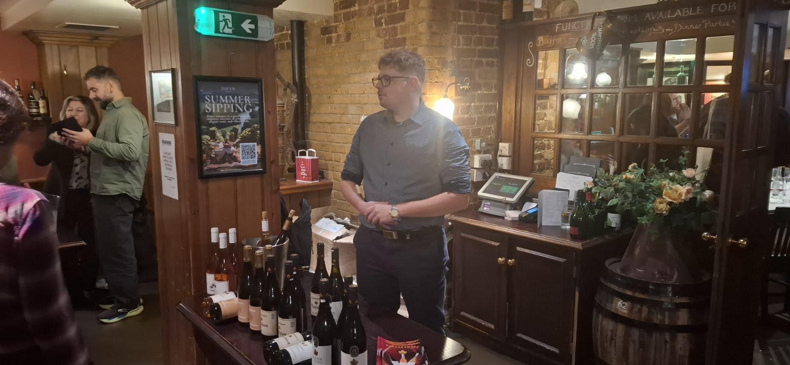 Εντυπωσίασε η Περιφέρεια Θεσσαλίας παρουσιάζοντας τα κρασιά της στο Λονδίνο (φωτο)