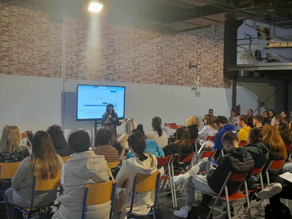 Συγκέντρωση γονέων και κηδεμόνων του ΕΠΑΛ Σκιάθου με τη διευθύντρια και το σύλλογο καθηγητών του σχολείου (φωτο)