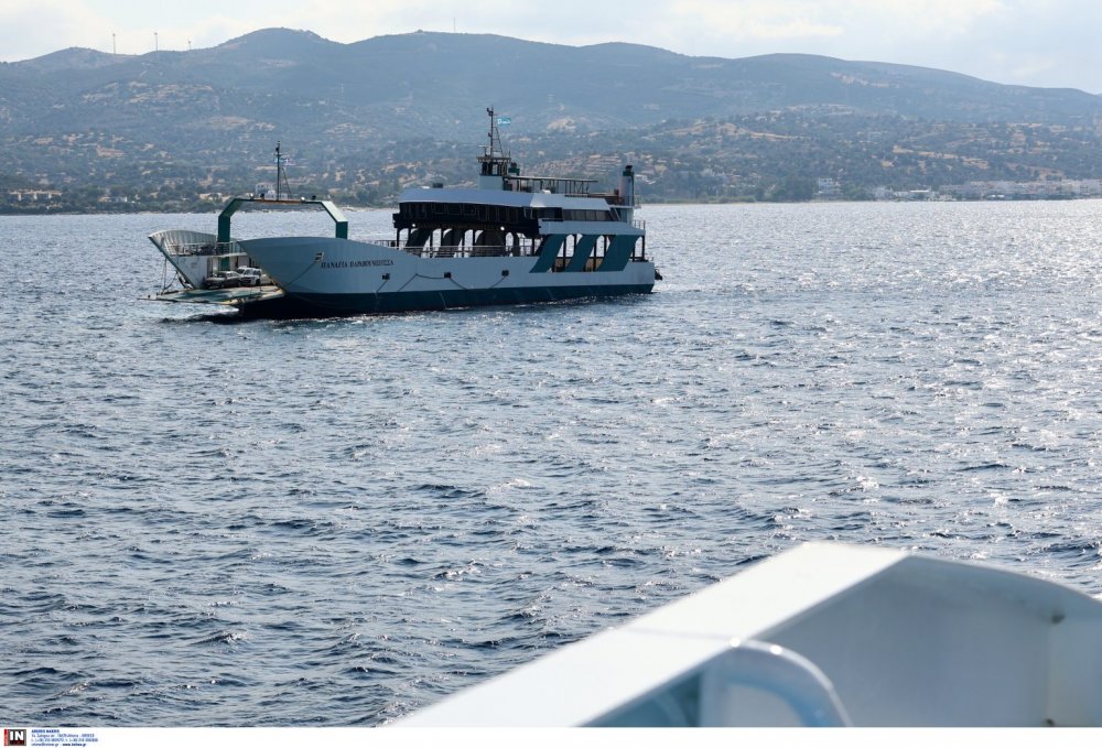 Νεκρός οδηγός αυτοκινήτου που έπεσε στη θάλασσα από την προβλήτα στη Σαλαμίνα