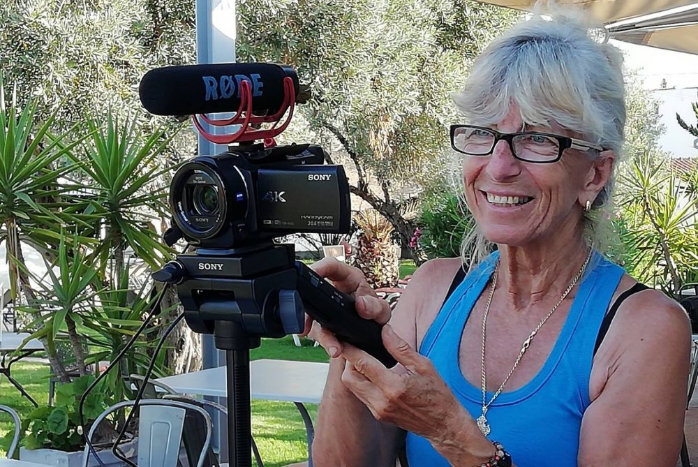 Tina Whittington (Φωτεινή Καρρά) : Δέκα χρόνια στιγμές, πίστη και 