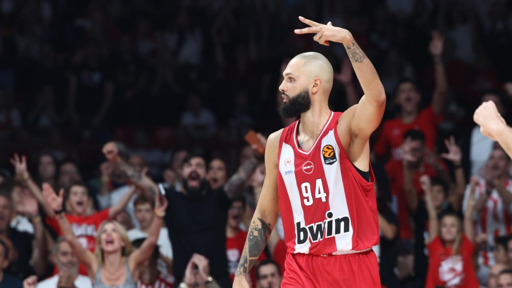 Επιστροφή στις νίκες για τον Ολυμπιακό - Κέρδισε άνετα την Παρί με 98-86