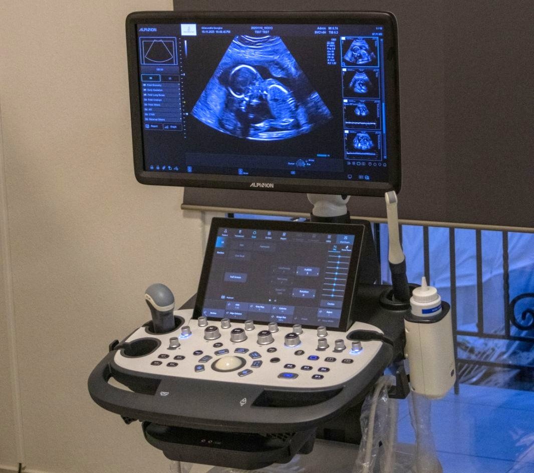 Εγκαινιάστηκε το νέο ιατρείο «Skiathos Women’s Health» του Χειρουργού Γυναικολόγου Γιώργου Γκιαουράκη (φωτο)