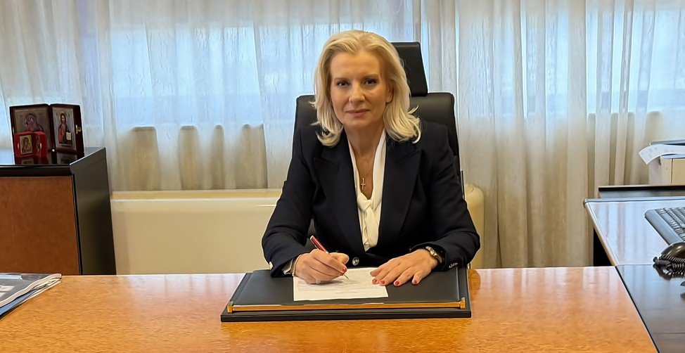 Η σιωπή να γίνει κραυγή | Της Ρένας Καραλαριώτου*