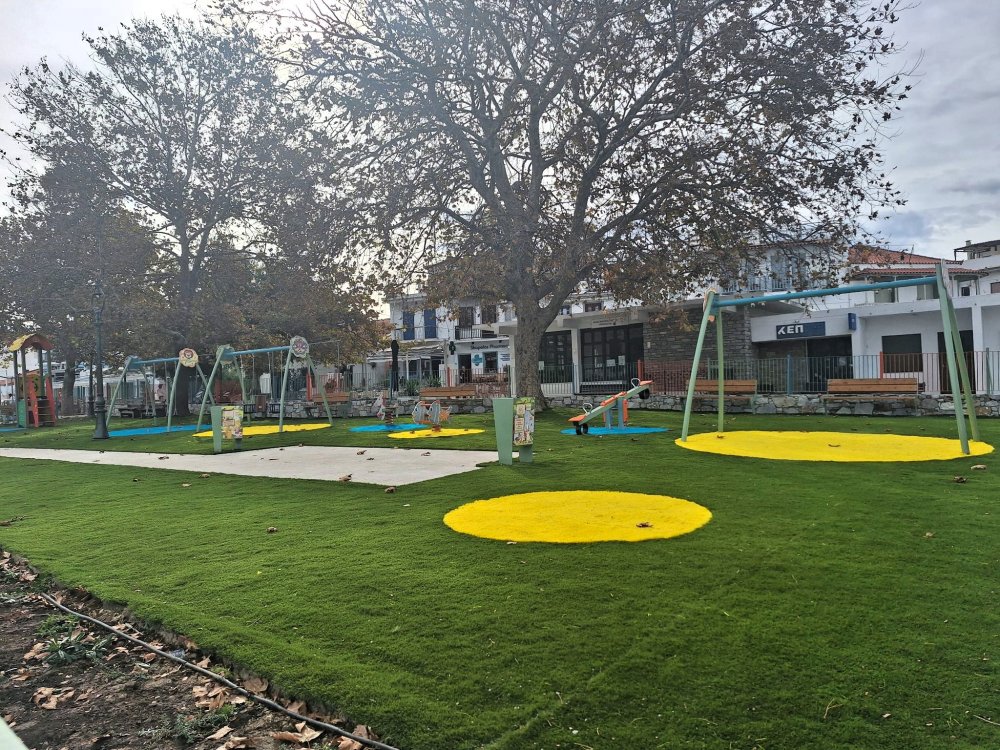 Ολοκληρώθηκε η παιδική χαρά στο λιμάνι της Σκοπέλου (φωτο)