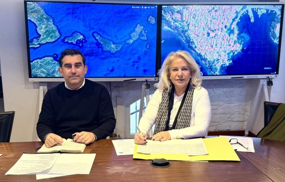 ΔΗΜΑΡΧΕΙΟ ΣΚΙΑΘΟΥ : Νέα έργα και οι εξελίξεις παλαιοτέρων συζητήθηκαν στη συνάντηση Παπαδημητρίου - Τζούμα