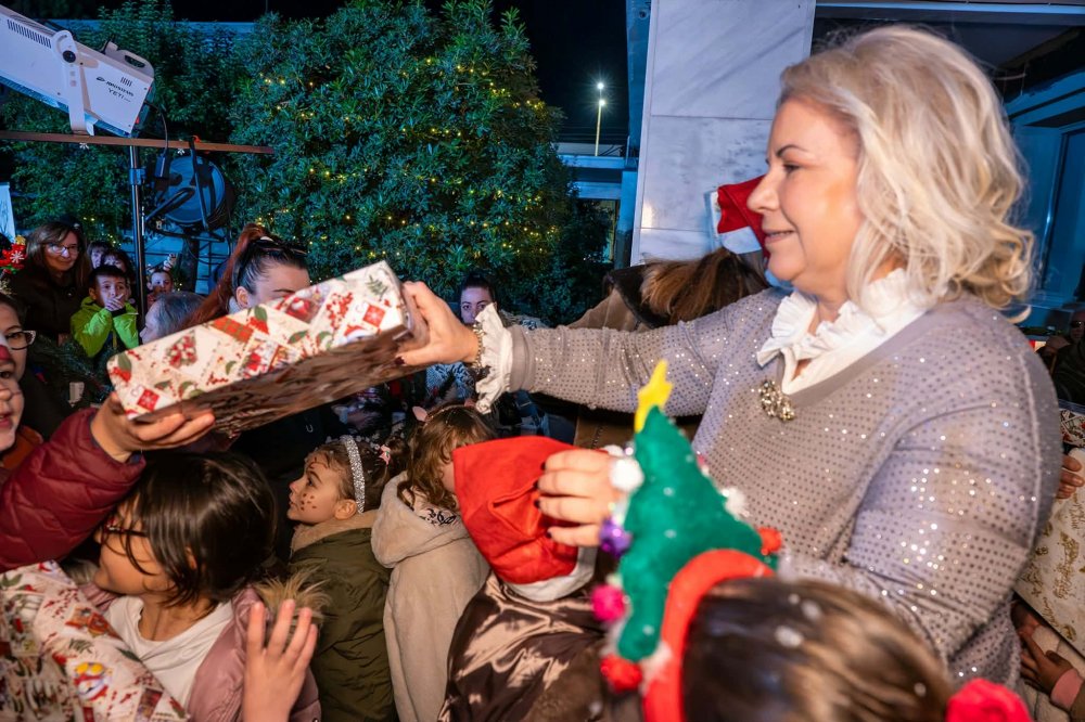 Παιδικά χαμόγελα και εορταστικό κλίμα στη Χριστουγεννιάτικη Γιορτή της Π.Ε Μαγνησίας & B. Σποράδων (φωτο)