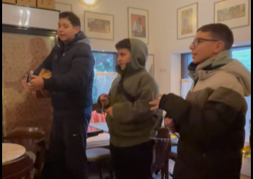 Χρόνια Πολλά Χρονια Καλά !!! Καλή Πρωτοχρονιά (κάλαντα βιντεο)