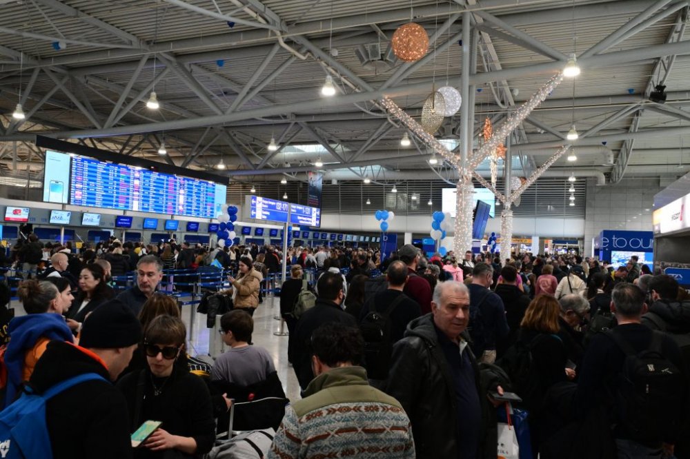 Αποκαταστάθηκαν οι επικοινωνίες στο FIR Αθηνών, κανονικά οι πτήσεις – Πού οφείλεται η μαζική παρεμβολή στις συχνότητες