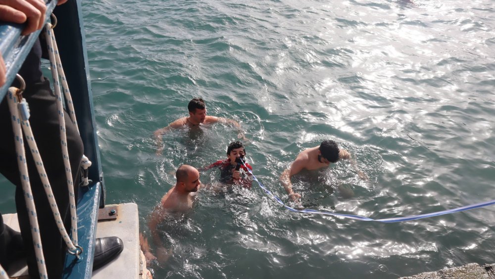 Ο Αγιασμός των Υδάτων στην Σκόπελο | Η τυχερή της Βασιλόπιτας | Η απονομή επαίνων από το Βακράτσειο Ίδρυμα