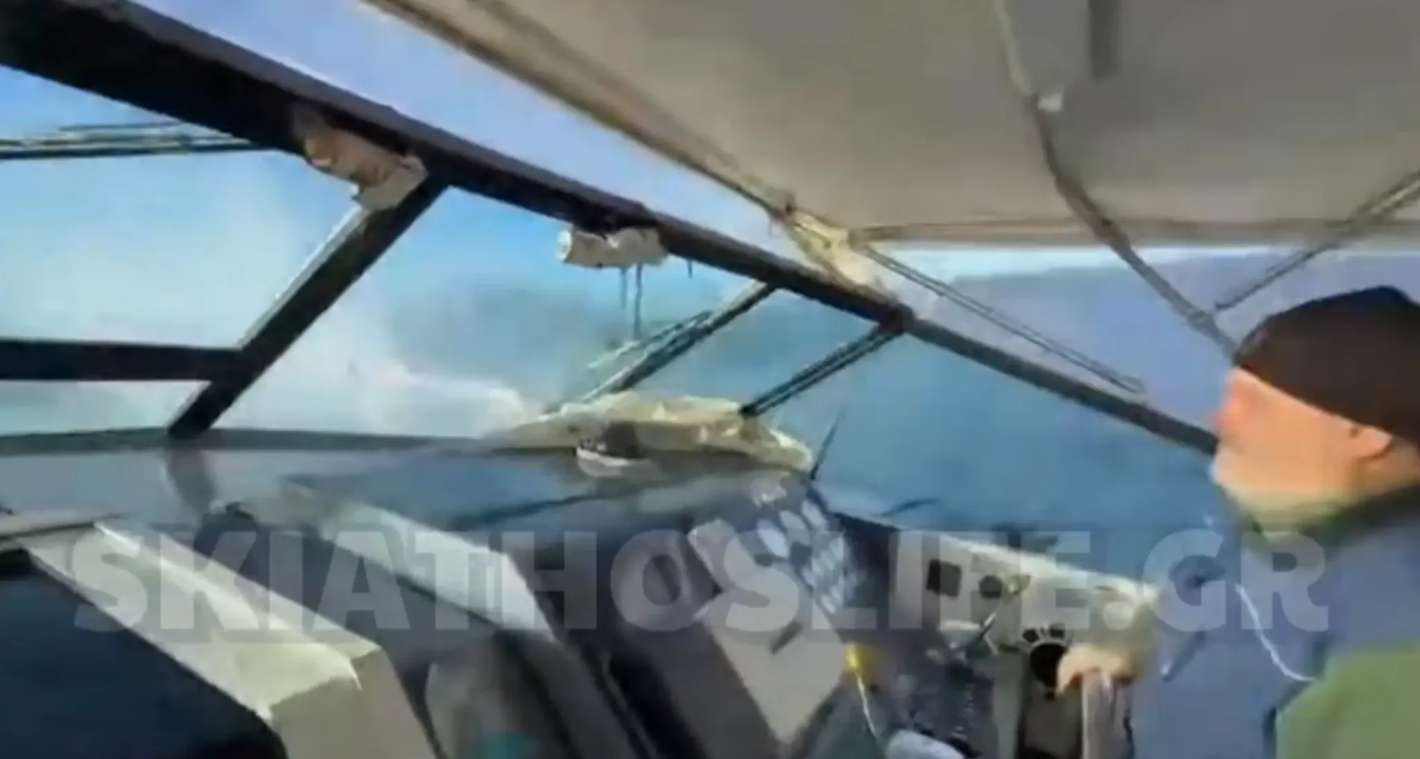 Από τα πόστα των θαλάσσιων σπορ στις επείγουσες διακομιδές: Η προσφορά των επαγγελματιών ΘΜΑ της Σκιάθου