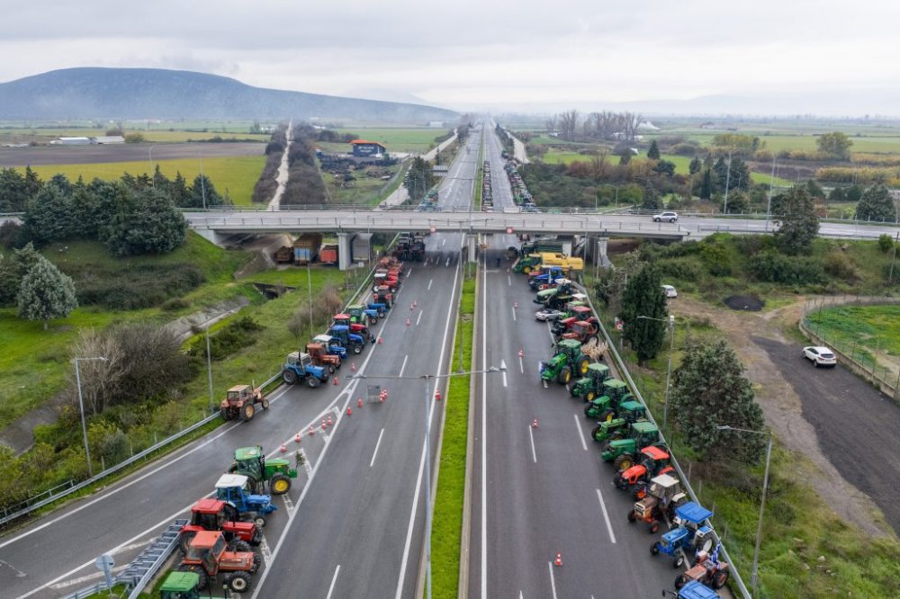 Λάρισα: Αποχωρούν από το μπλόκο Νίκαιας οι αγρότες – Σχεδιάζουν νέες κινητοποιήσεις