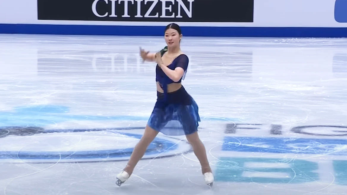 Κινέζα αθλήτρια χορεύει το «Αστερομάτα» της Κλαυδίας σε αγώνα καλλιτεχνικού πατινάζ, δείτε βίντεο